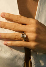 Breezy Bezel | Emerald