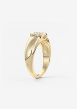 The Lunette | E.W. Oval