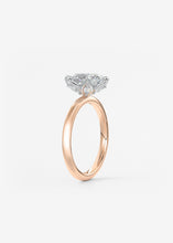 The Bloom Royale | Oval