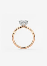 The Bloom Royale | Oval