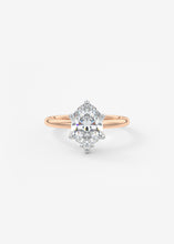 The Bloom Royale | Oval
