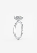 The Bloom Royale | Oval