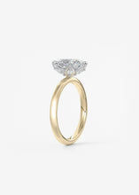 The Bloom Royale | Oval