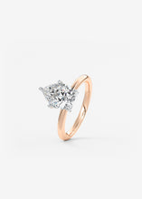 The Bloom Royale | Pear