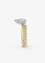 The Bloom Royale | Pear