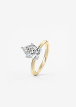 The Bloom Royale | Pear
