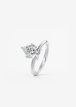 The Bloom Royale | Pear