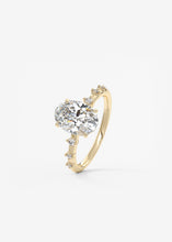 The Starlette Hidden Halo | Oval