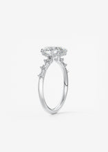 The Starlette Hidden Halo | Oval