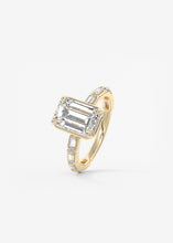 The Cream Puff Eternity | Emerald