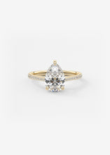 The Cathedral Pavé | Pear