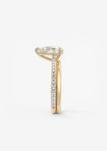 The Cathedral Pavé | Pear