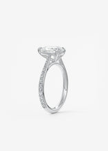 The Cathedral Pavé | Pear