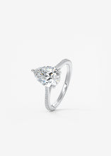 The Cathedral Pavé | Pear