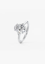 The Arbor Three Stone | Oval