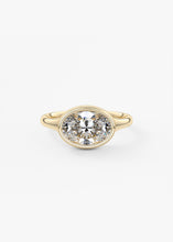 Golden Bathtub E.W. | Oval