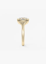 Golden Bathtub | Round