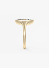 Golden Bathtub | Marquise