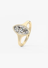 Golden Bathtub | Marquise
