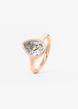 Golden Bathtub | Pear