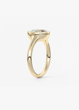Golden Bathtub | Pear