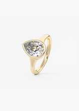 Golden Bathtub | Pear