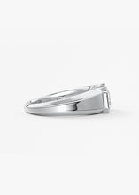 The Lunette Edge | E.W. Emerald