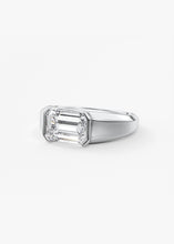 The Lunette Edge | E.W. Emerald