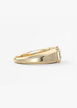 The Lunette Edge | E.W. Emerald