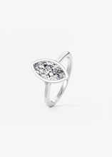 Breezy Bezel | Marquise