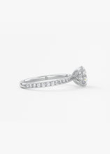 Royale Classic Pavé | Round