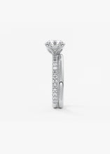 Royale Classic Pavé | Round