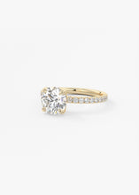 Royale Classic Pavé | Round