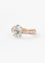The Hourglass | Oval