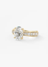 The Hourglass | Oval