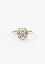 Breezy Bezel | Elongated Cushion