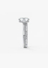 Plunge Hidden Halo | Elongated Cushion