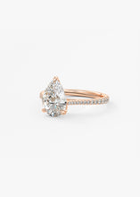 Cathedral Royale Pavé | Pear