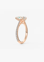 Cathedral Royale Pavé | Pear