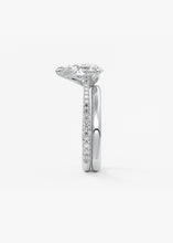Cathedral Royale Pavé | Pear