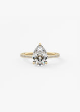 Cathedral Royale Pavé | Pear