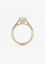 Cathedral Royale Pavé | Pear