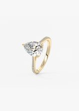 Cathedral Royale Pavé | Pear
