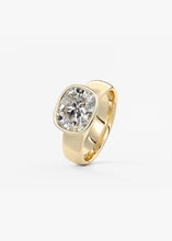 The Daily Bezel XL | E.W. Elongated Cushion