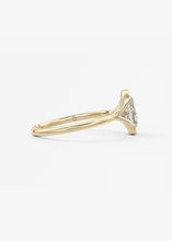 The Clutch | Elongated Cushion