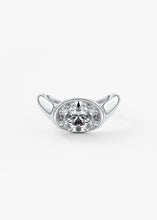 The Ray | Oval