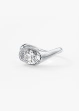 The Ray | Oval