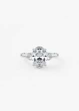 Royale Three Stone | Oval & Pears