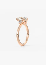 Royale Three Stone | Pears