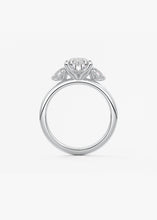 Royale Three Stone | Pears